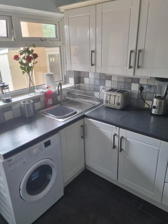 Lovely Residential Home 2 Bed Apartments Goodmayes